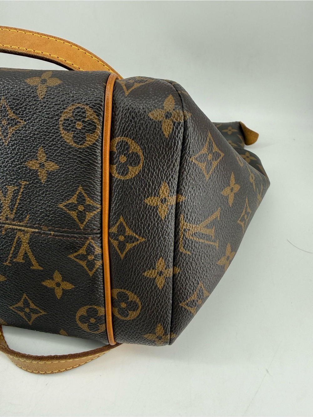 Louis Vuitton Totally Monogram Canvas Shoulder Tote - Picture 5 of 13